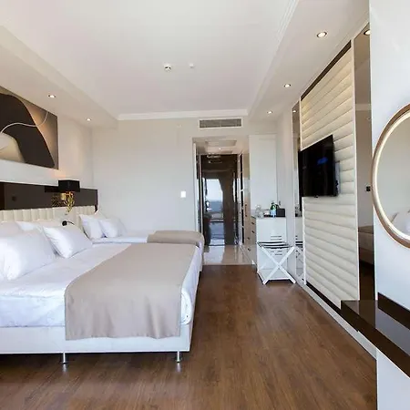 Serenity Queen אלאניה