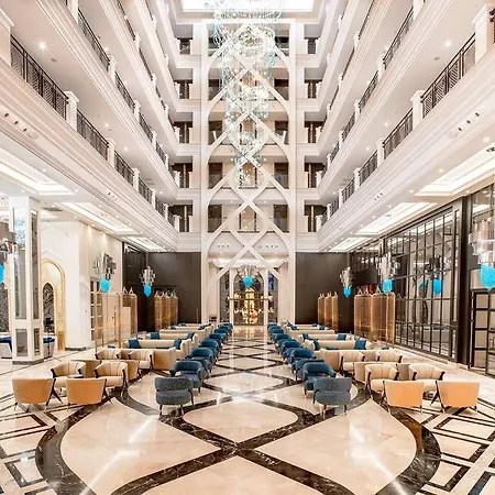 Serenity Queen Hotel *