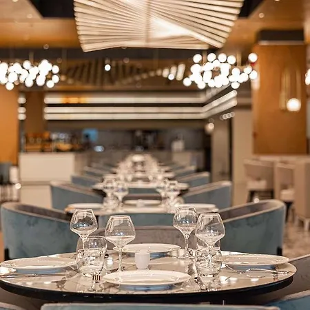 Hotel Serenity Queen *